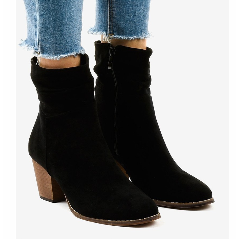 Svarta cowboystövlar i mocka E2250 1