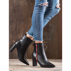 SHELOVET Stövlar med dekorativt bälte svart 2