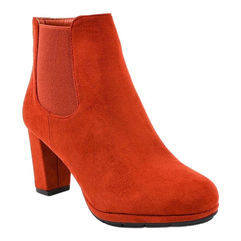 Röda fotkängor på F156-2 stolpen 1