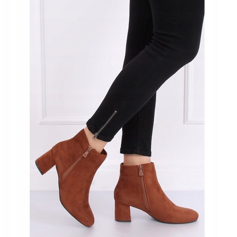 Bruna högklackade stövlar K1825116 Cuero 1