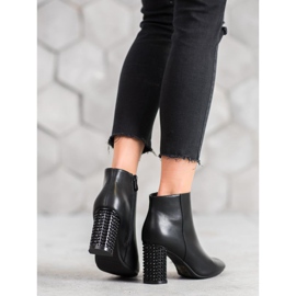 SHELOVET Stövlar med dekorativ häl svart 1