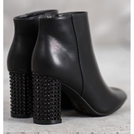 SHELOVET Stövlar med dekorativ häl svart 2