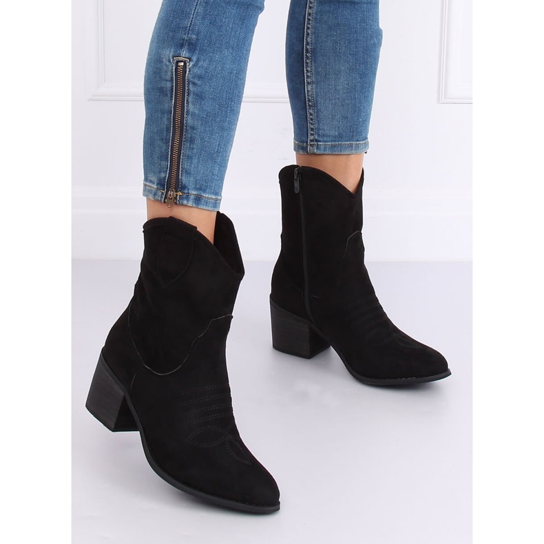 Svarta cowboystövlar i mocka 5689 Svart 1