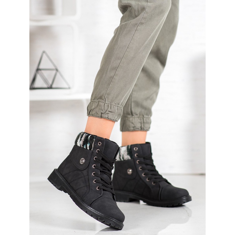 Moderiktiga MCKEYLOR -fällare svart 2