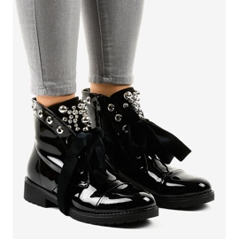 Svartlackerade isolerade stövlar A3320EA 1