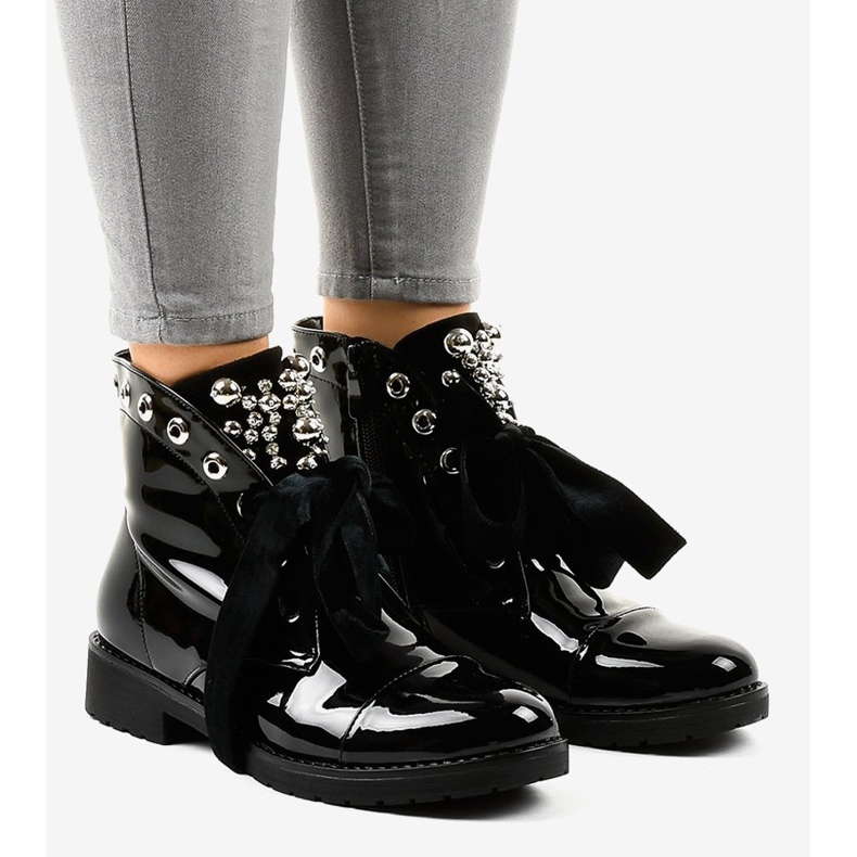 Svartlackerade isolerade stövlar A3320EA 1