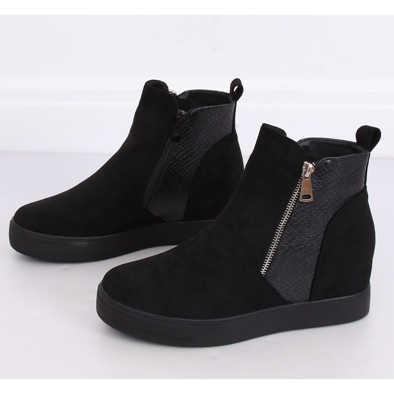 Svarta RQ235 Svarta stövlar på en dold kil 2