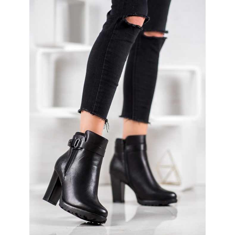 Super Mode Eleganta stövlar på en stolpe svart 1