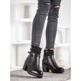 SHELOVET Svarta stövlar med spänne 1