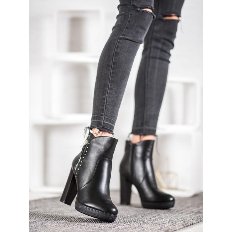 Kayla Stövlar på ett inlägg svart 1