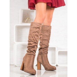 Evento Snygga stövlar på en pelare brun 2