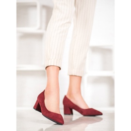 Fama Pumpar På En Pelare röd 2