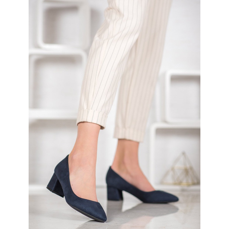 Fama Pumpar På En Pelare blå 1