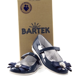 Girls 'Leather Ballerinas med en båge 45418 Navy Blue Bartek blå 3