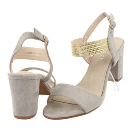 Sandaler på stolpen Filippo DS817 grå / guld 4