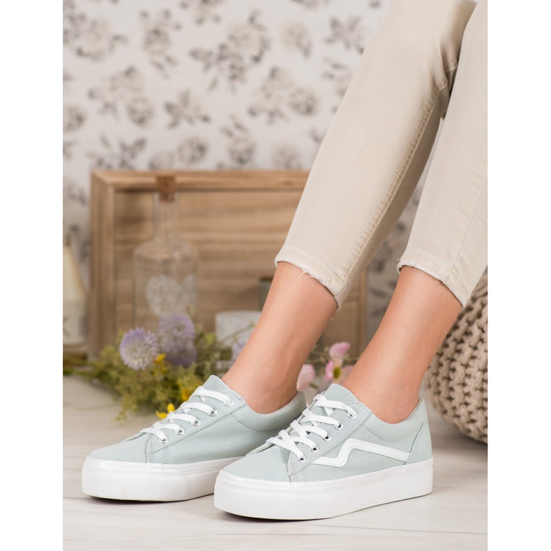 Kylie Trendiga gröna sneakers 2