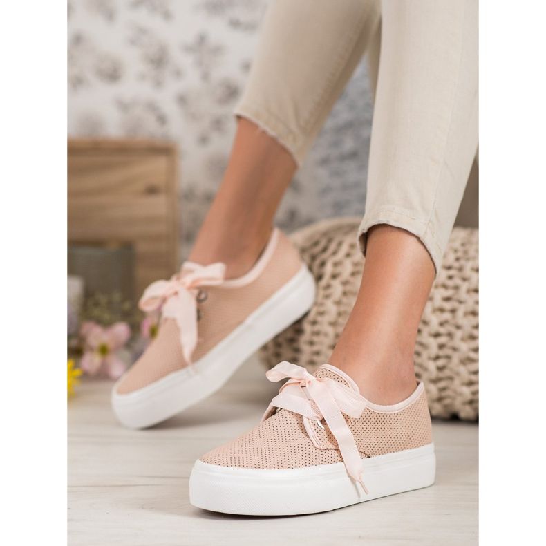 Kylie Sneakers bundna med ett band brun 2