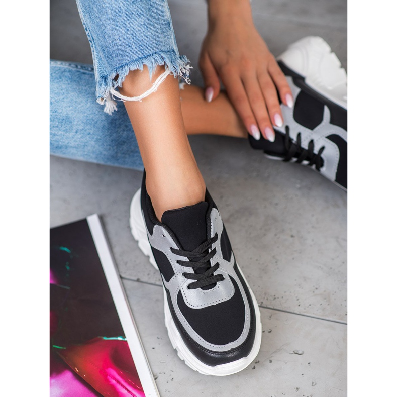 SHELOVET Snygga sneakers vit svart 1
