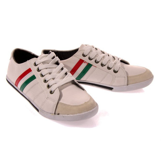Sneakers med den italienska flaggan 807 vit svart 1