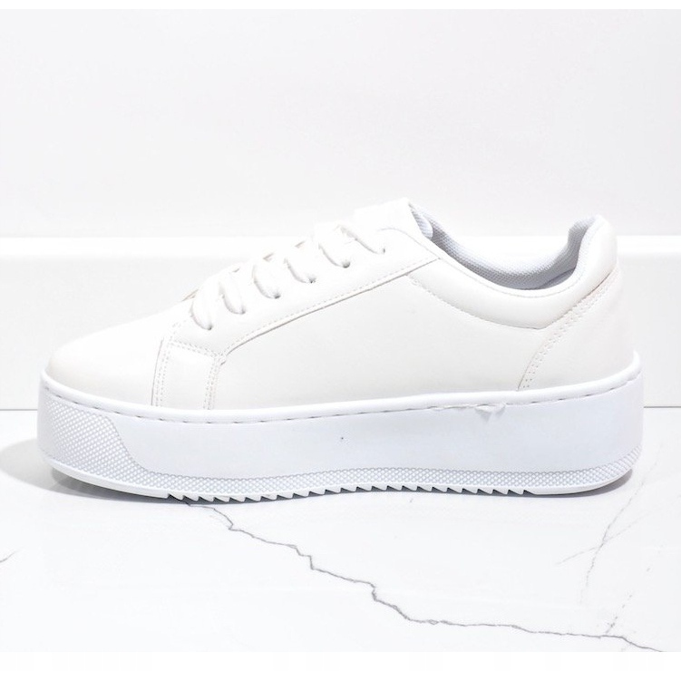 Vita sneakers på plattformen 798 1