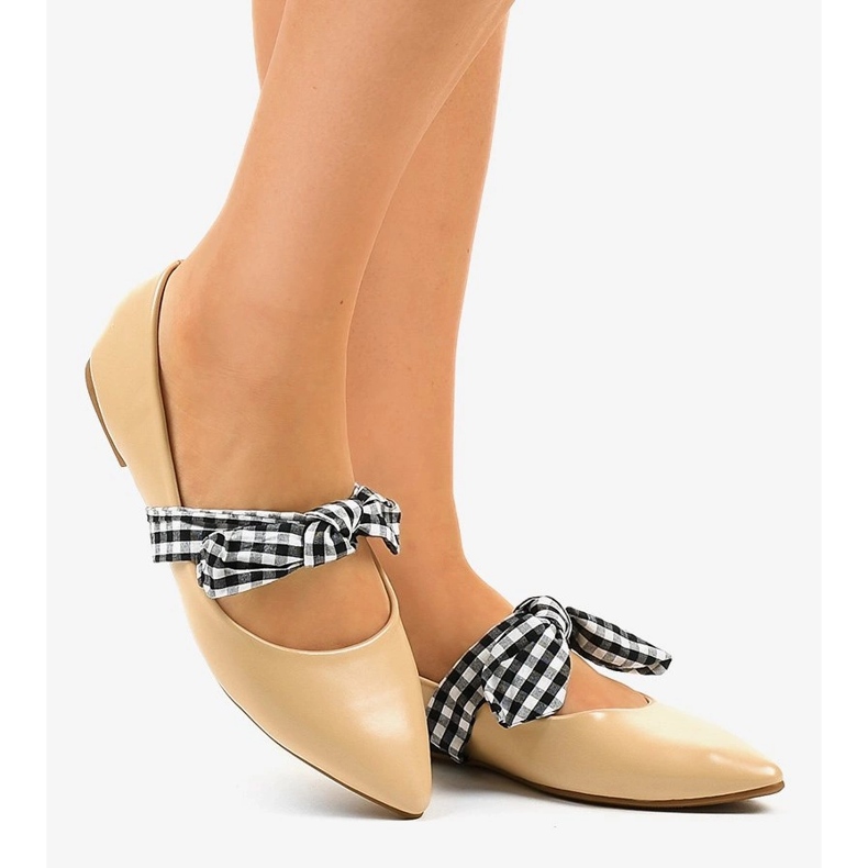 BM Beige ballerinor med snörbågar NK07P 1