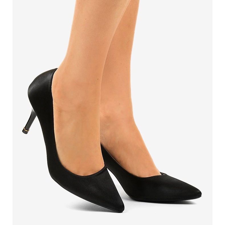 Svarta pumpar med låg klack 1756-255 2