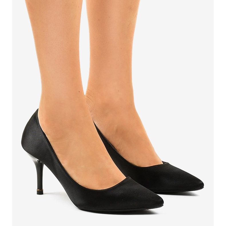 Svarta pumpar med låg klack 1756-255 1