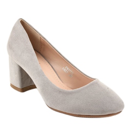 Grå mockapumpar på stolpen FM1089 1