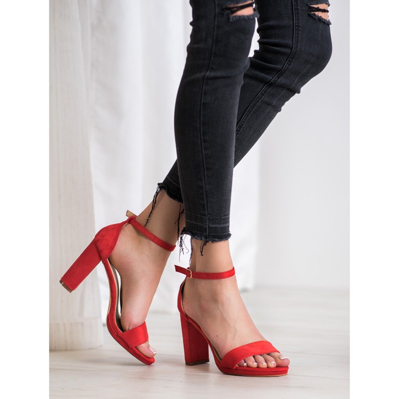 Goodin Sandaler i mocka på en bar röd 1