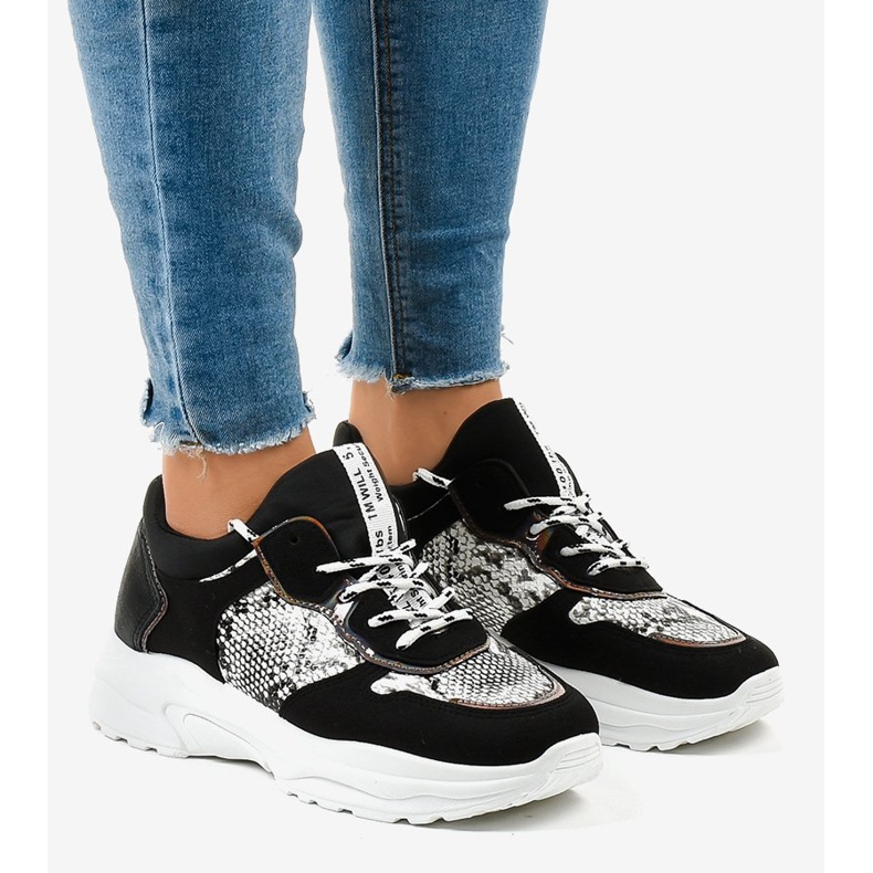 Svarta YL-8 snake-stil sneakers 1