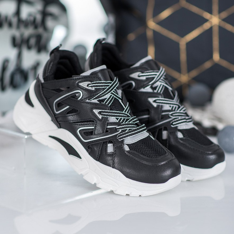 Small Swan Bekväma Eco Leather Sneakers svart 1