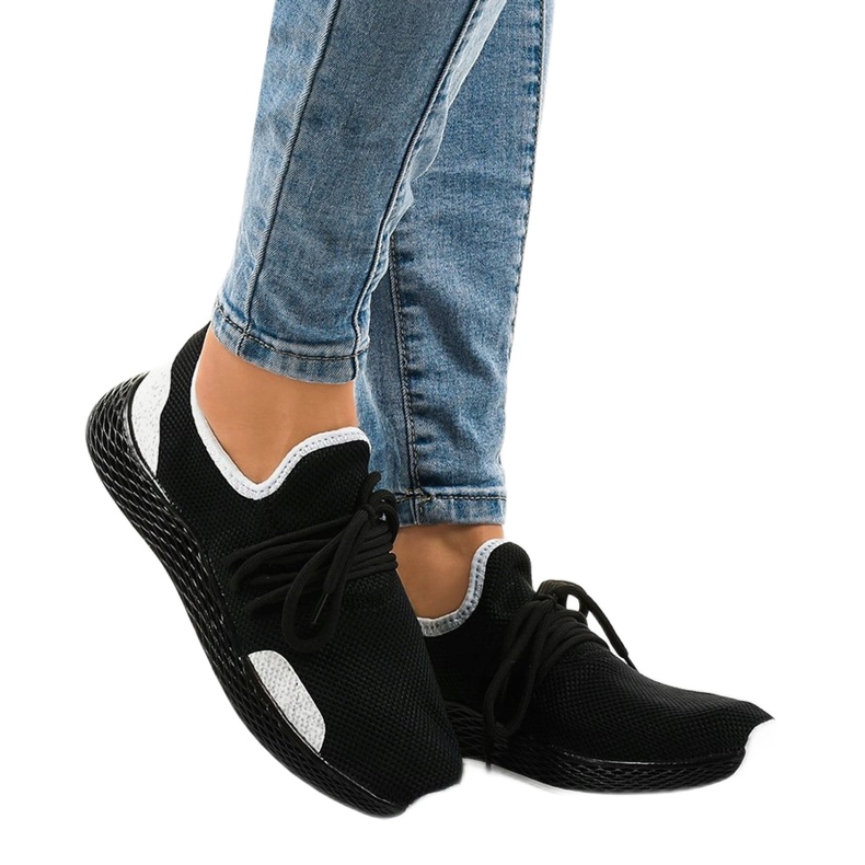 Svarta kvinnors sportskor B-6851 2