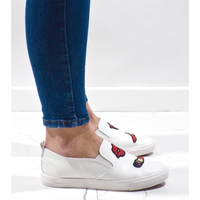 Vita sneakers med tryck G1202A-2 2