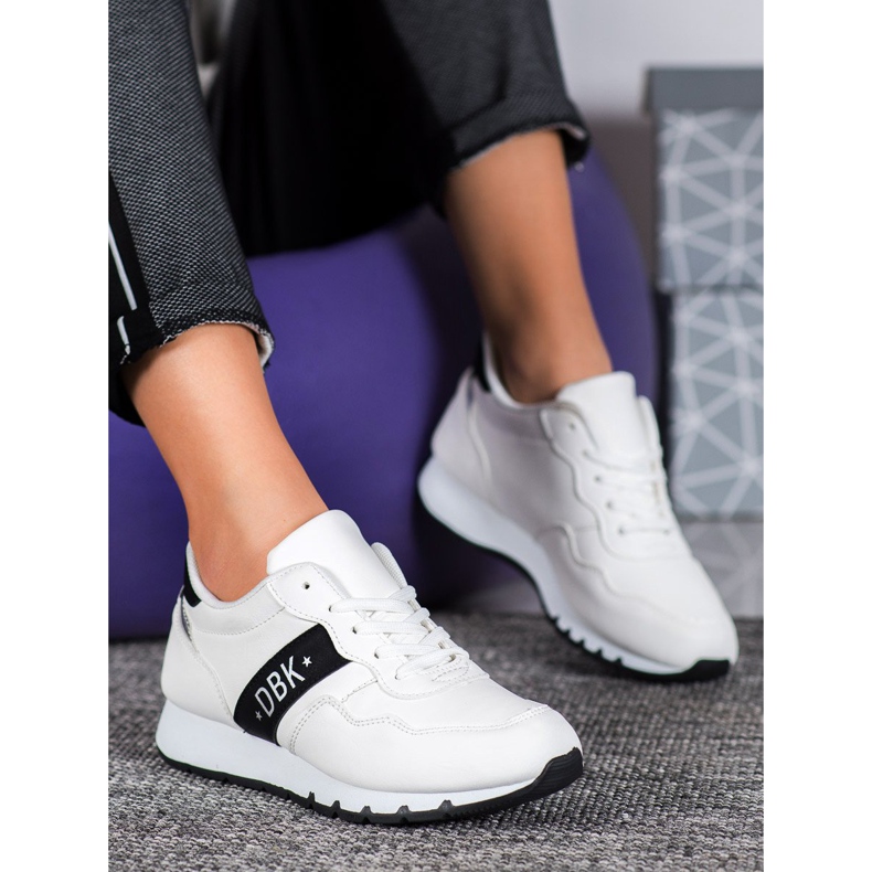 SHELOVET Vita sportskor 1