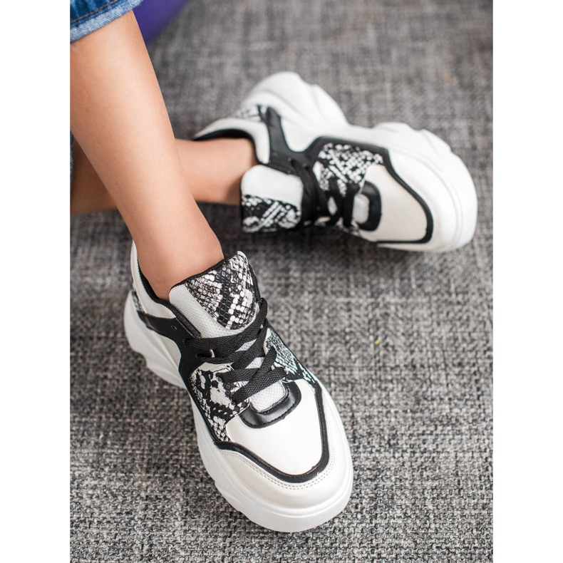 Weide Moderiktiga Eco Leather Sneakers vit svart 1