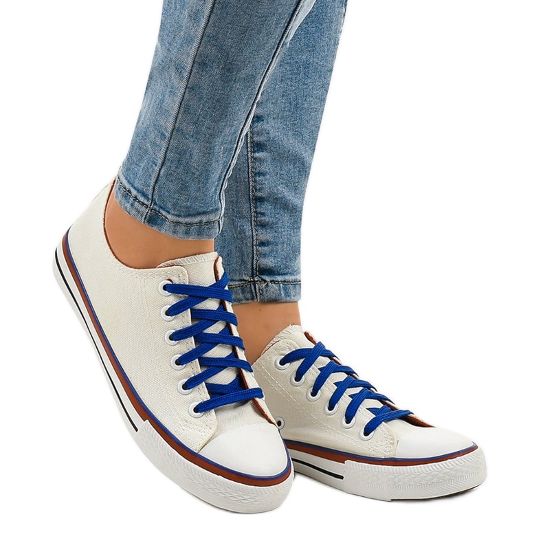 Klassiska vita låga sneakers W03 1