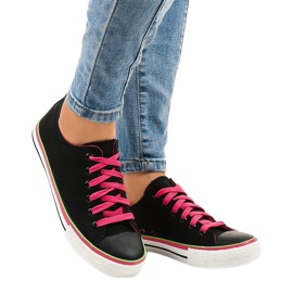 Svarta klassiska låga sneakers W03 grön 2