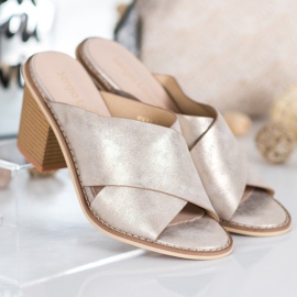 Sergio Leone Gyllene tofflor på baren 2