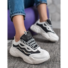 SHELOVET Sneakers på plattformen vit svart 2