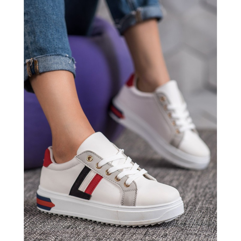 SHELOVET Sportskor tillverkade av ekoläder vit mångfärgad 2