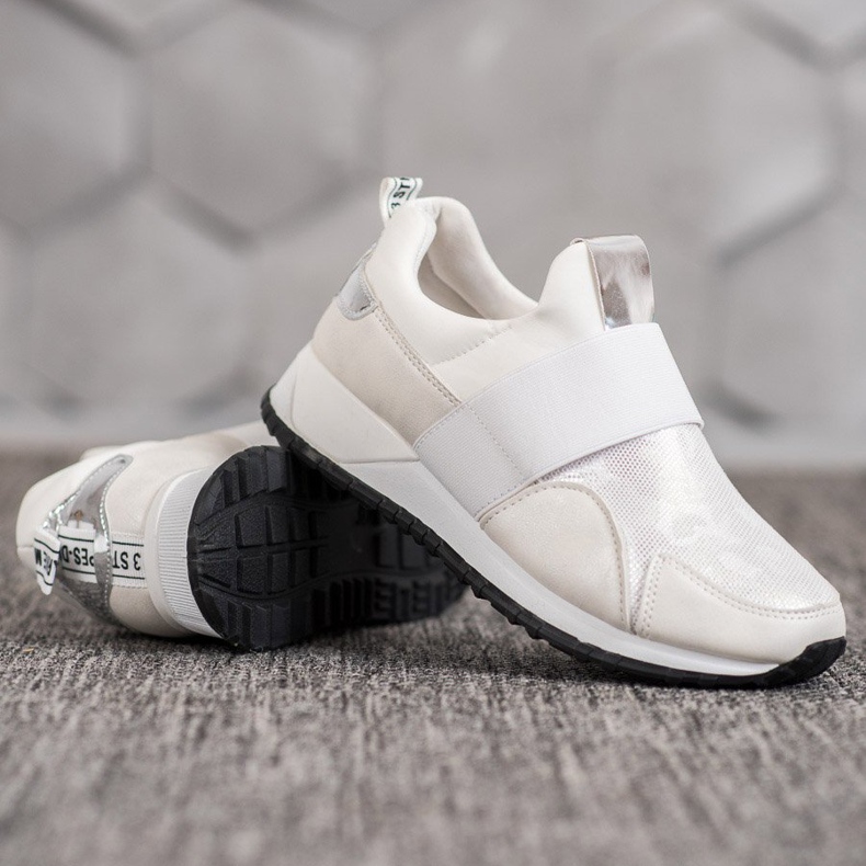 SHELOVET Slip-on skor på plattformen vit 2