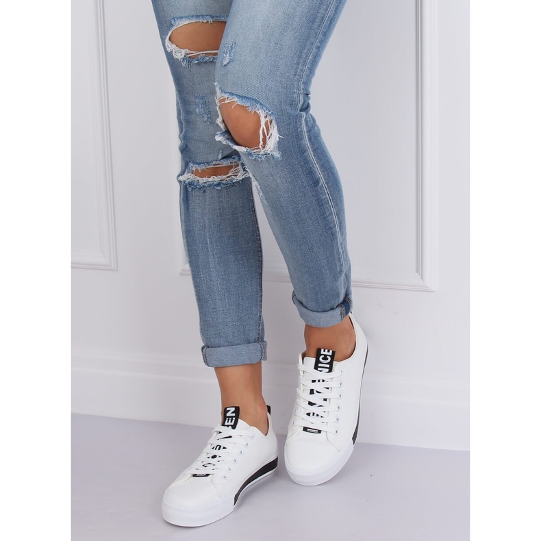 Kvinnors svartvita sneakers A88-23 W-BL 1