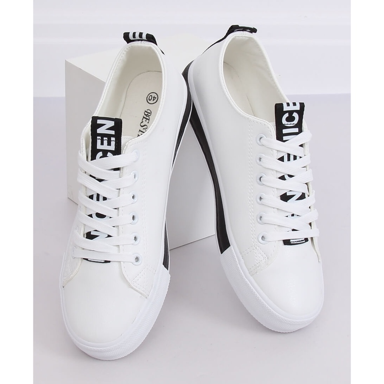 Kvinnors svartvita sneakers A88-23 W-BL 2