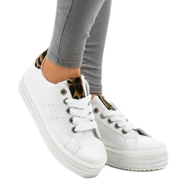 Vita sneakers med leopardmönster på M-071-plattformen 1