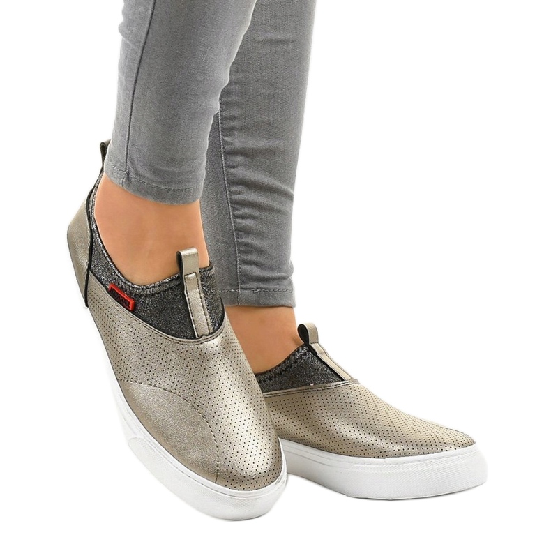 Gyllene sneakers med gummiband A-92 1