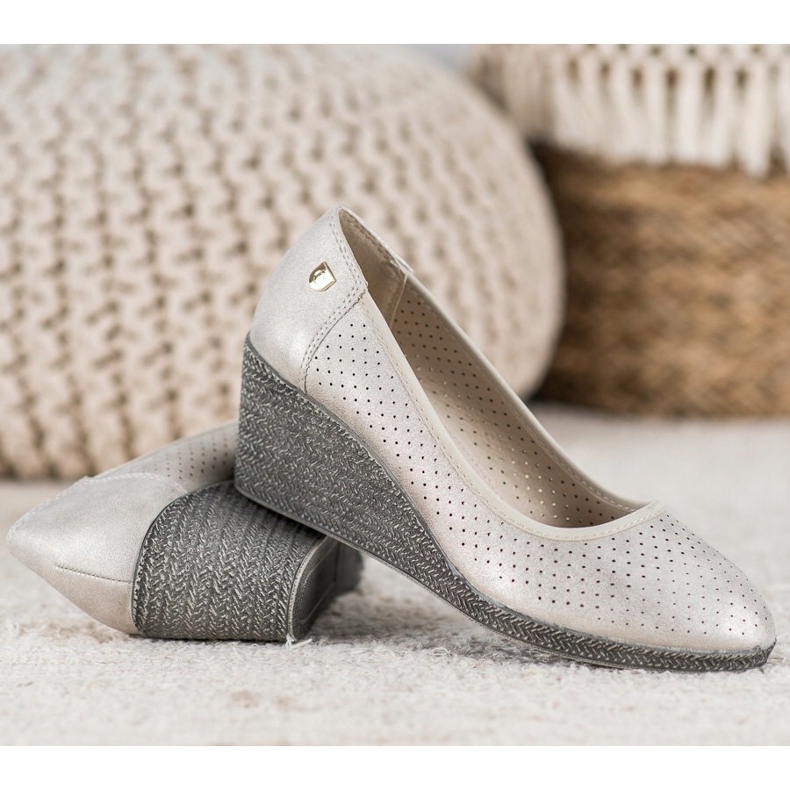 Lätta kilpumpar beige 2