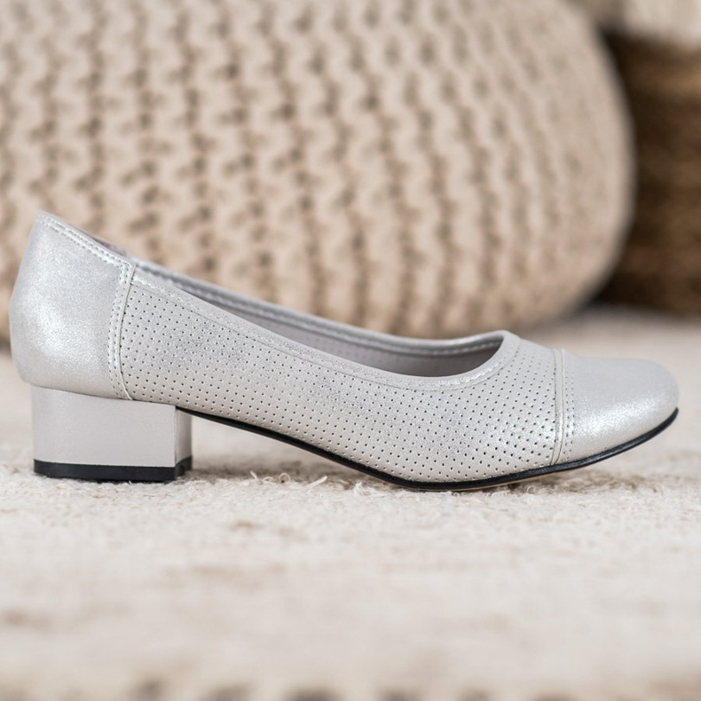 Goodin Genombrutna pumpar på en pelare grå 1