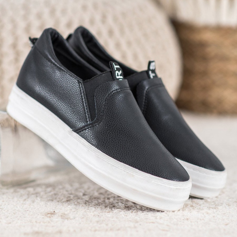 Bona Svarta slip -on skor 1