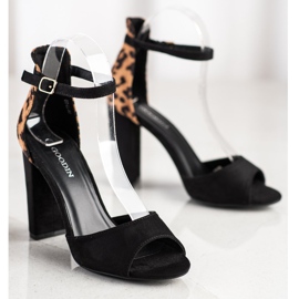 Goodin Pumpar med prickar brun svart 2