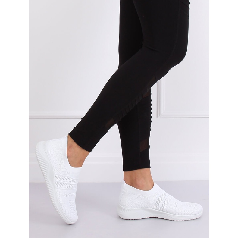 Vita NB331P Vita sportskor 1